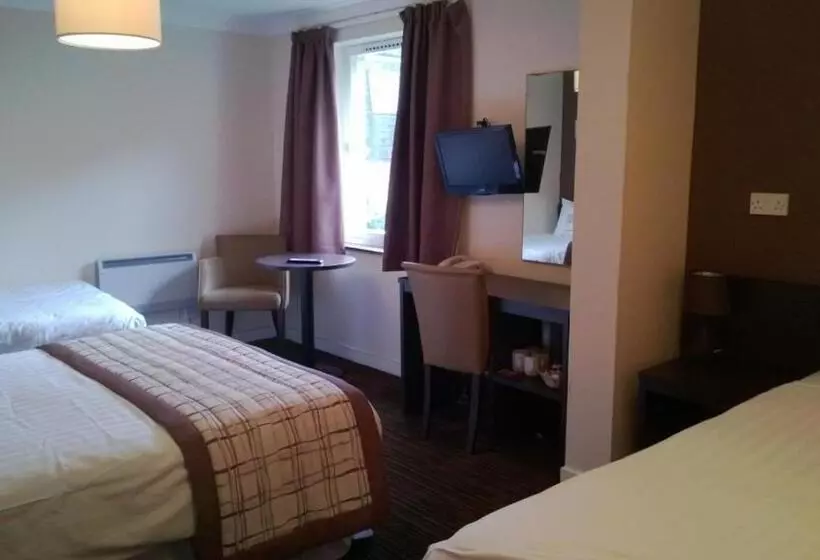 Standard Neljän Hengen Huone, Dunollie Hotel ‘a Bespoke Hotel’