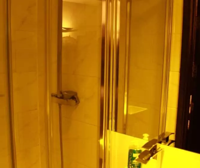 スタンダードトリプルルーム, Exhibition Court Hotel 4