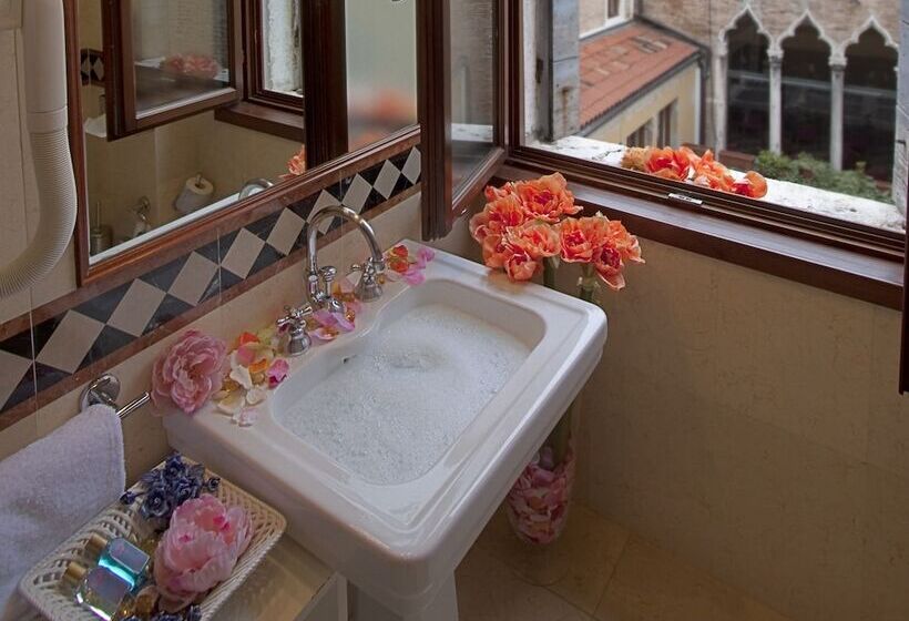 اتاق لوکس, Al Ponte Dei Sospiri