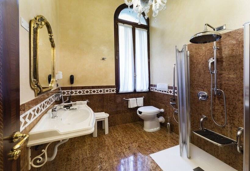 سوئیت جونیور با چشم‌انداز, Al Ponte Dei Sospiri