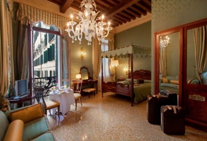 سوئیت جونیور با چشم‌انداز, Al Ponte Dei Sospiri