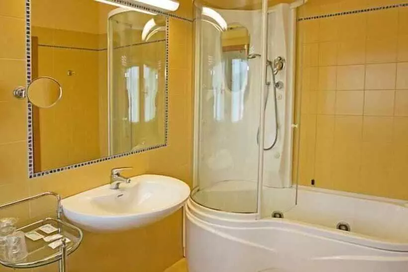اتاق استاندارد سه نفره, Albergo Nazionale
