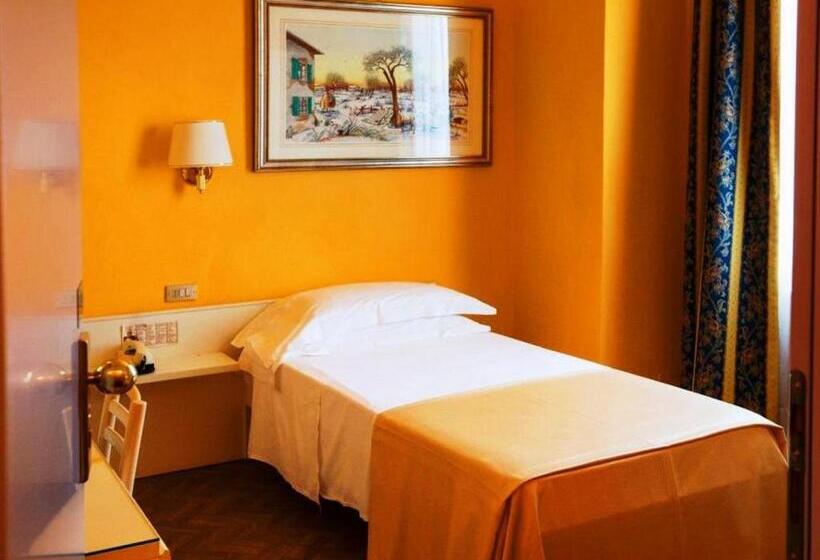 חדר סטנדרט יחיד, Albergo Nazionale