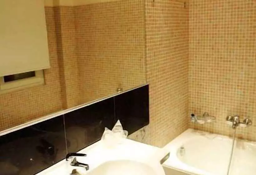 エコノミールーム, Art Hotel Athens