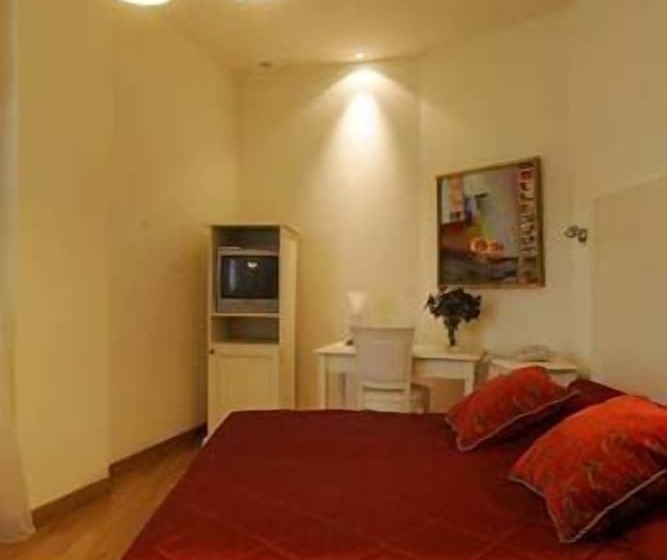 이코노미 룸, Art Hotel Athens