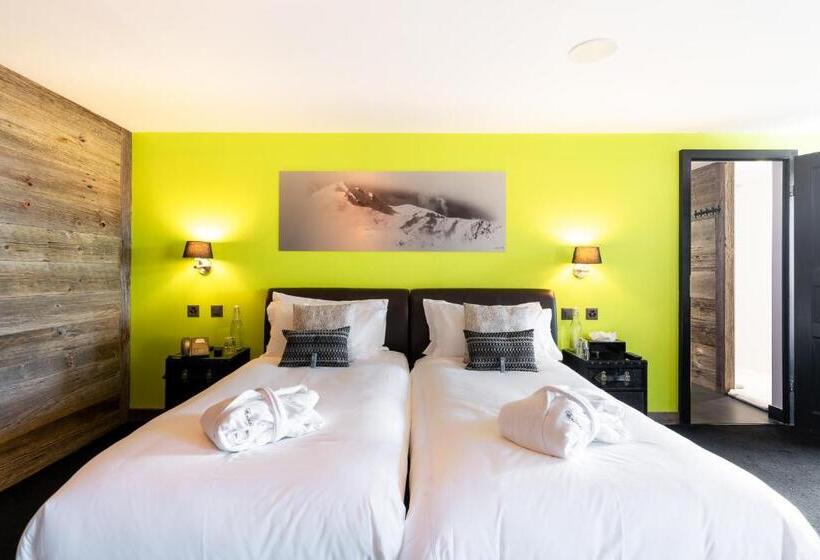 اتاق سوپریور با بالکن, Farinet