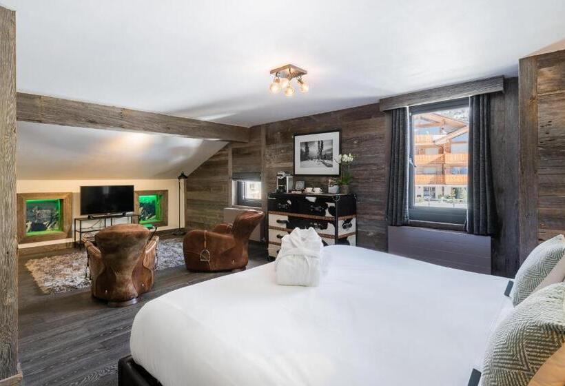 اتاق لوکس, Farinet