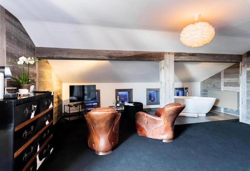 اتاق لوکس با بالکن, Farinet