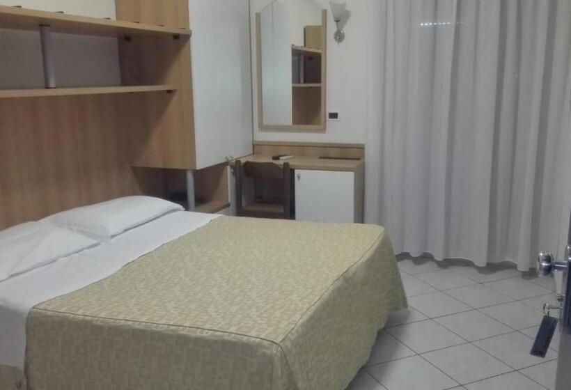 חדר סטנדרט, Felicioni