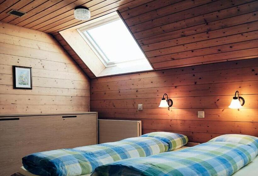 חדר משפחתי, Gasthaus Hof