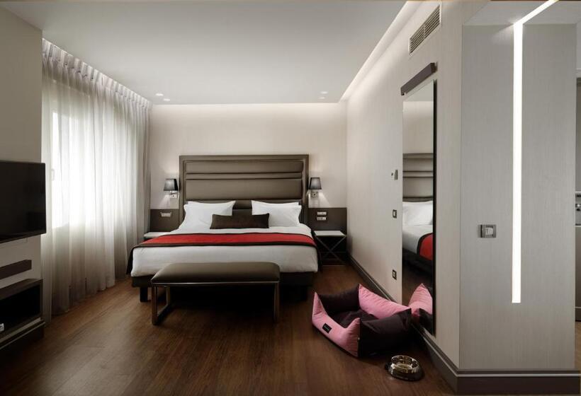 סוויטת ג'וניור, Holiday Suites