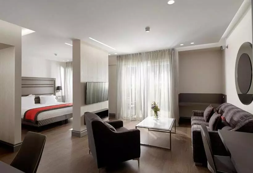 ファミリールーム, Holiday Suites