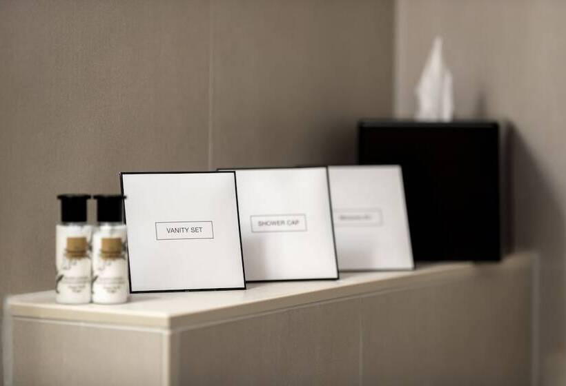 Superior Room, La Rotonde