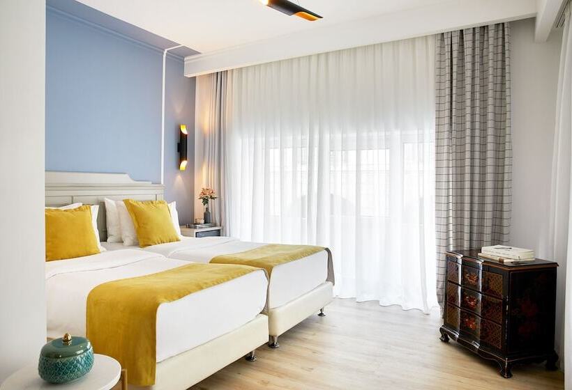 جناح جونيور, Luxembourg