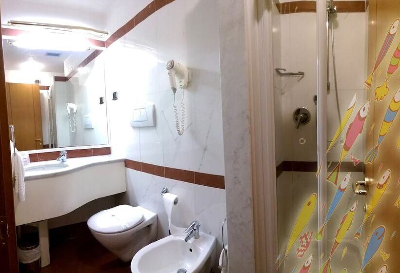 חדר סטנדרט יחיד, Meeting