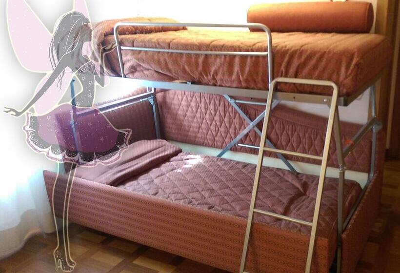 חדר סטנדרט לשלושה, Meeting