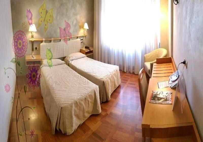 חדר סטנדרט, Meeting