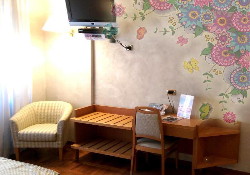 חדר סטנדרט, Meeting