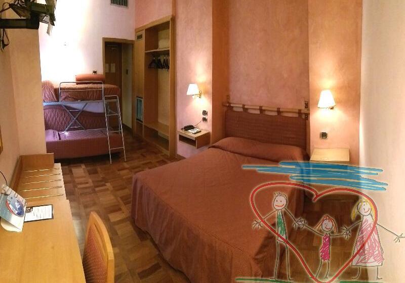 חדר סטנדרט לשלושה, Meeting