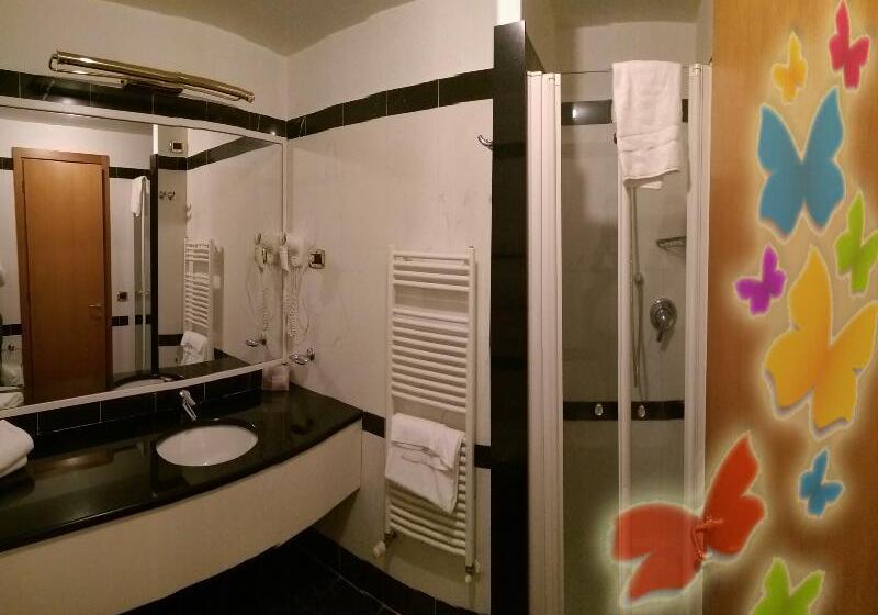 חדר סטנדרט, Meeting