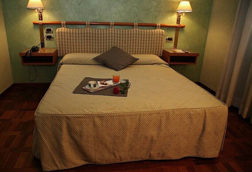 חדר סטנדרט, Meeting