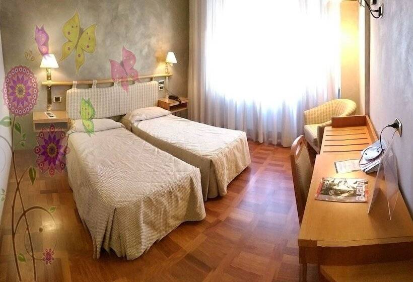 חדר סטנדרט, Meeting