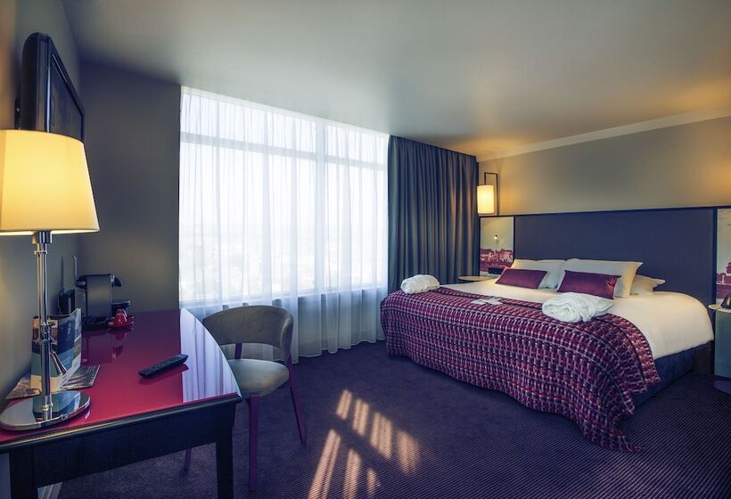 三人经典房间, Mercure Cardiff Holland House Hotel & Spa