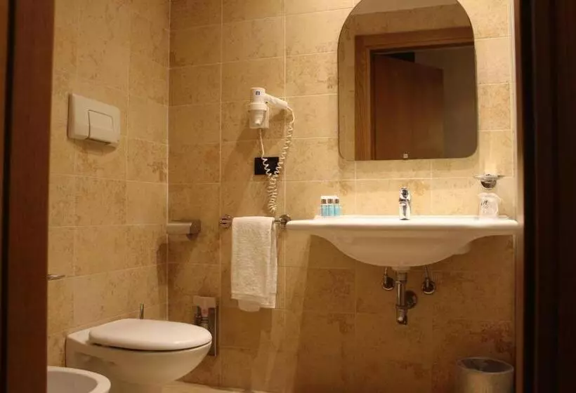 اتاق استاندارد یک نفره, Mh Hotel Piacenza Fiera