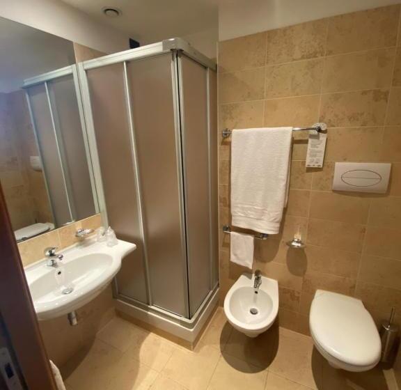 اتاق استاندارد یک نفره, Mh Hotel Piacenza Fiera