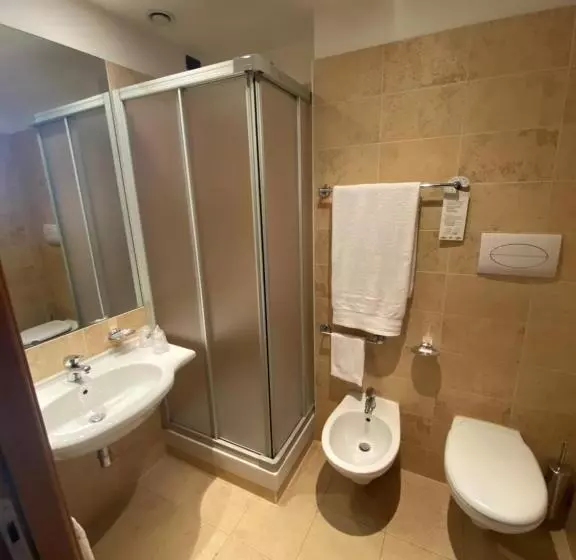 اتاق استاندارد یک نفره, Mh Hotel Piacenza Fiera