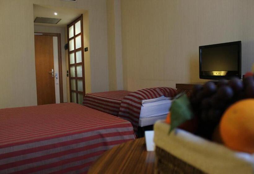 اتاق استاندارد سه نفره, Mh Hotel Piacenza Fiera
