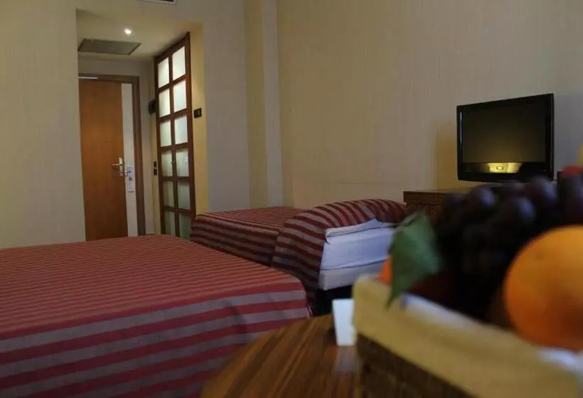 اتاق استاندارد سه نفره, Mh Hotel Piacenza Fiera