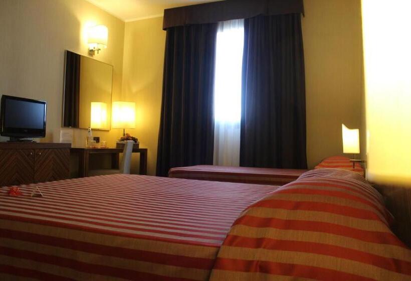 اتاق استاندارد سه نفره, Mh Hotel Piacenza Fiera