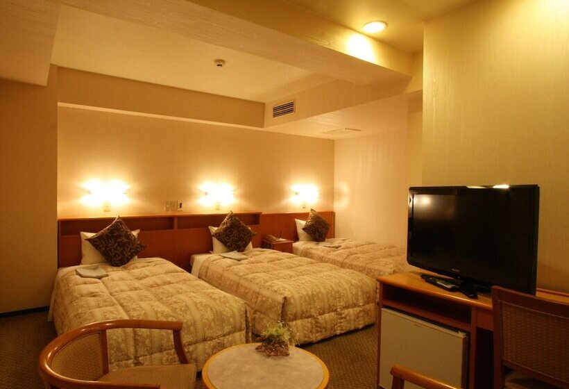 חדר סטנדרט לשלושה, Pearl City Sendai