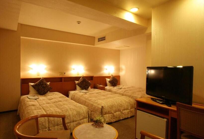 חדר סטנדרט לשלושה, Pearl City Sendai