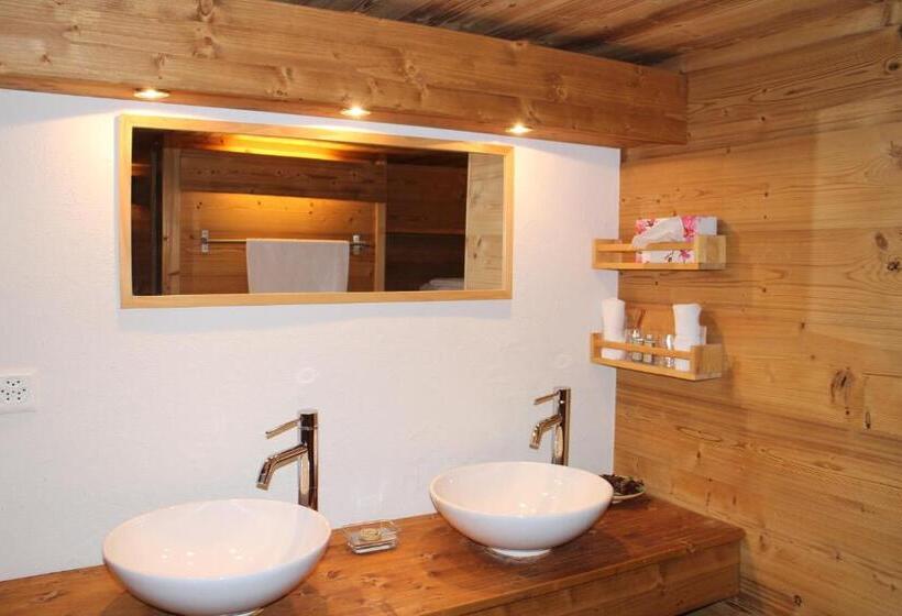 スーペリアールーム, Restaurant Les Lilas