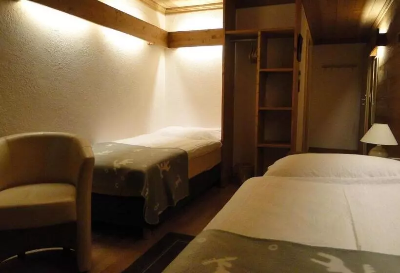 Standard Room, Restaurant Les Lilas