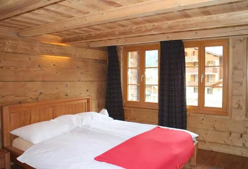 Standard Room, Restaurant Les Lilas