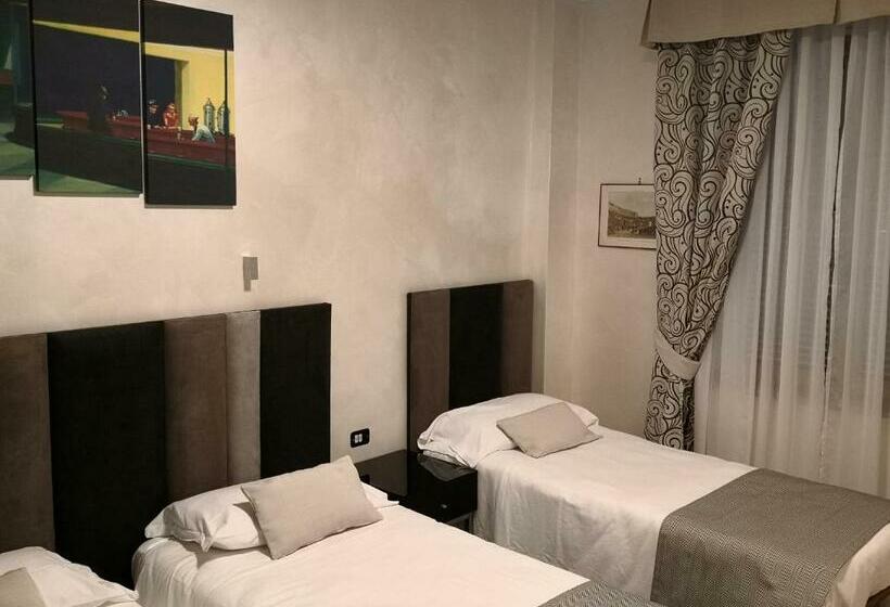 חדר סטנדרט לשלושה, Rimini