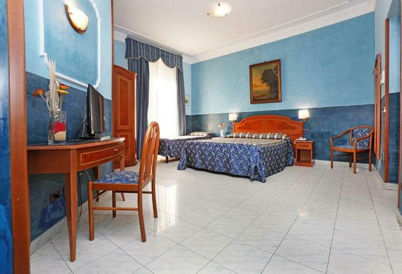 חדר סטנדרט לשלושה, Rimini