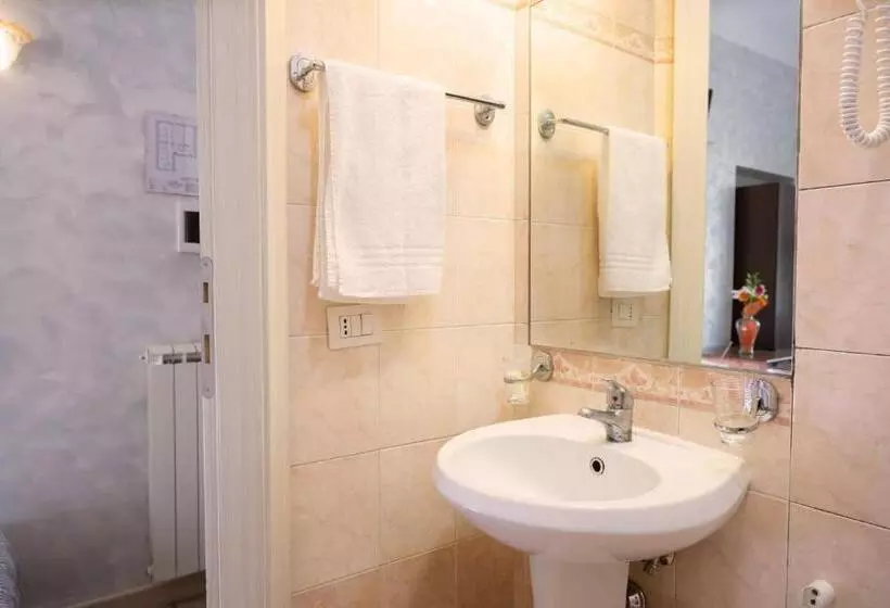 スタンダード４人部屋, Rossana House