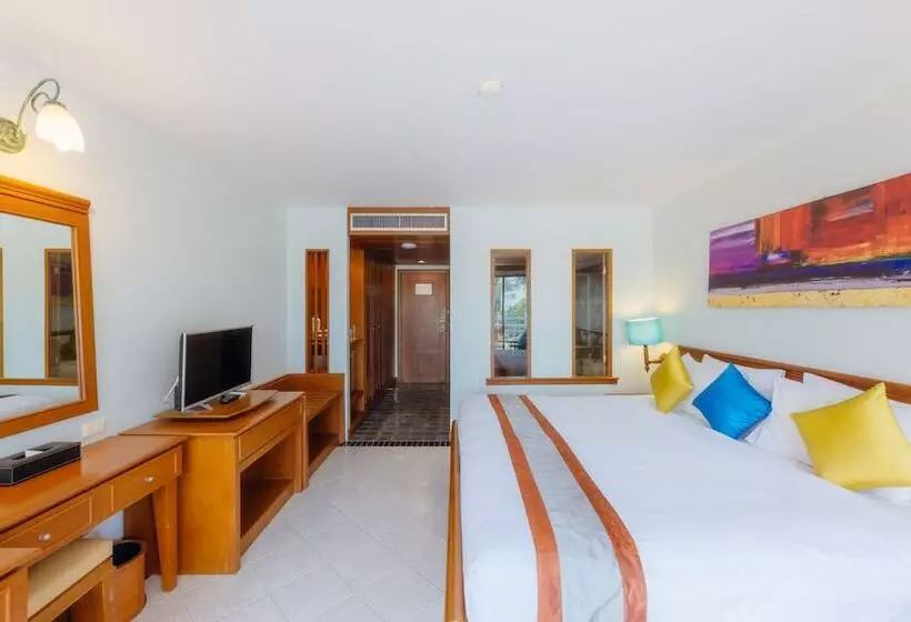 اتاق لوکس با چشم‌انداز استخر, Sunset Beach Resort   Sha Extra Plus
