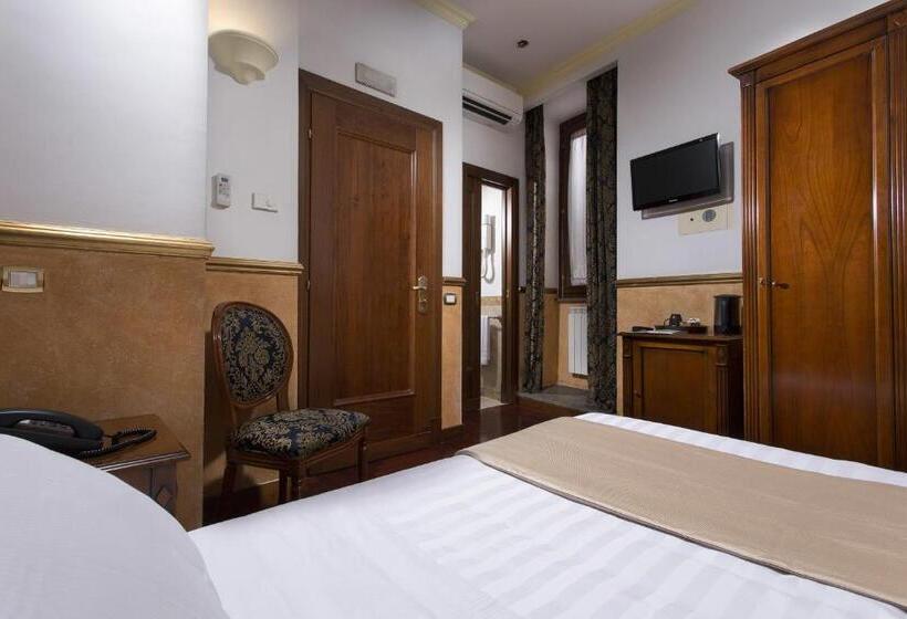 اتاق راحتی یک تخته, Teatro Pace