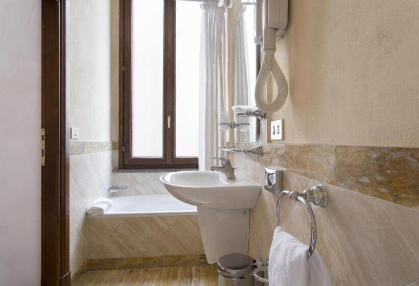 اتاق سوپریور, Teatro Pace