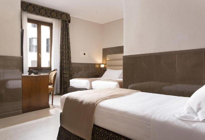 اتاق راحتی سه تخته, Teatro Pace