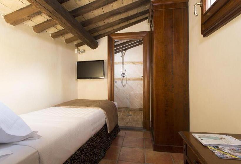 اتاق لوکس سه تخته, Teatro Pace