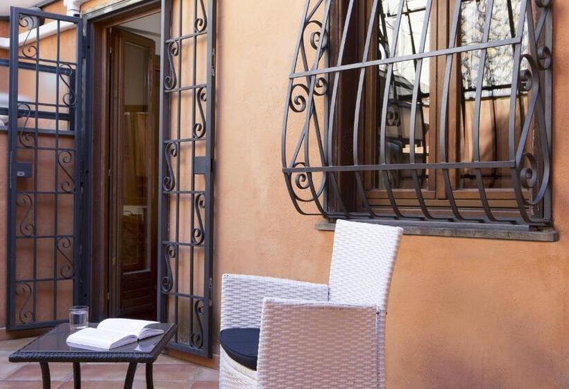 اتاق راحتی یک تخته, Teatro Pace