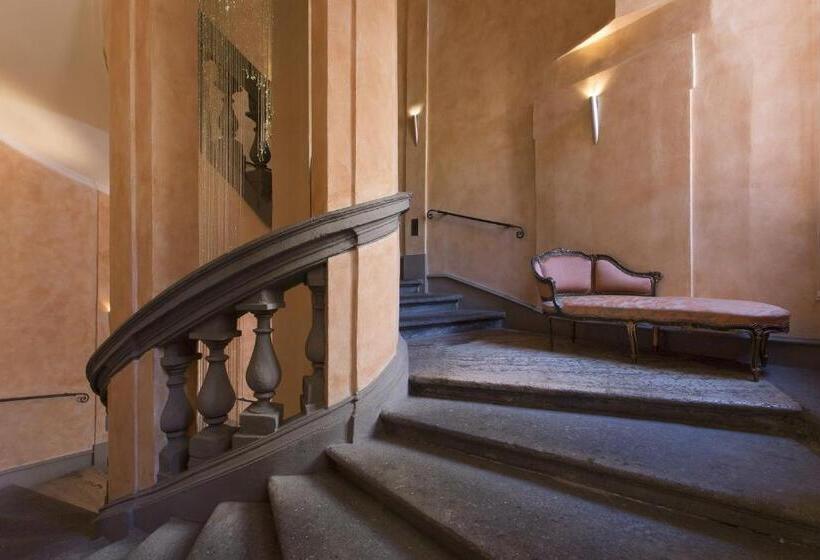 اتاق راحتی یک تخته, Teatro Pace