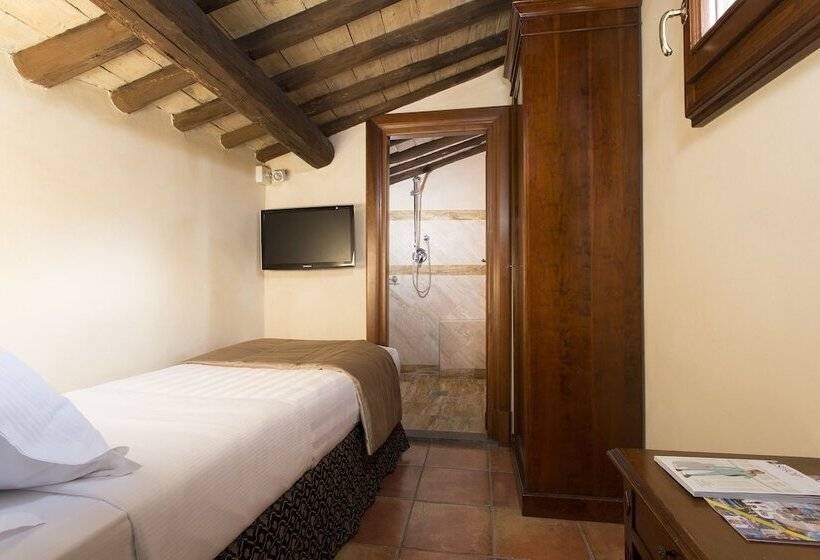 اتاق لوکس سه تخته, Teatro Pace