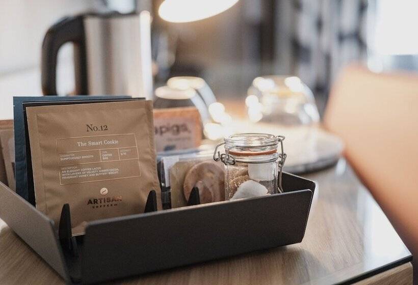 スタンダードルーム, The Fox & Goose